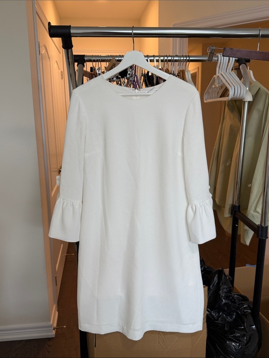 Club Monaco Dresses & Skirts - Club Monaco White Mini Shift Dress with Bell Sleeves